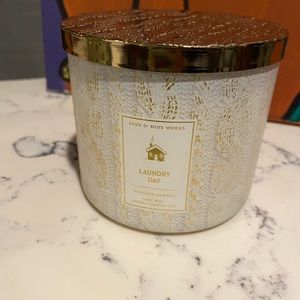 NWT Bath and Body Works Laundry Day 3-Wick Candle
